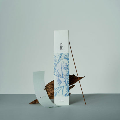 “清AQUA Healing Incense Set featuring sandalwood, Sichuan Angelica, and borneol for a calming and refreshing fragrance experience. Perfect for relaxation and focus.”